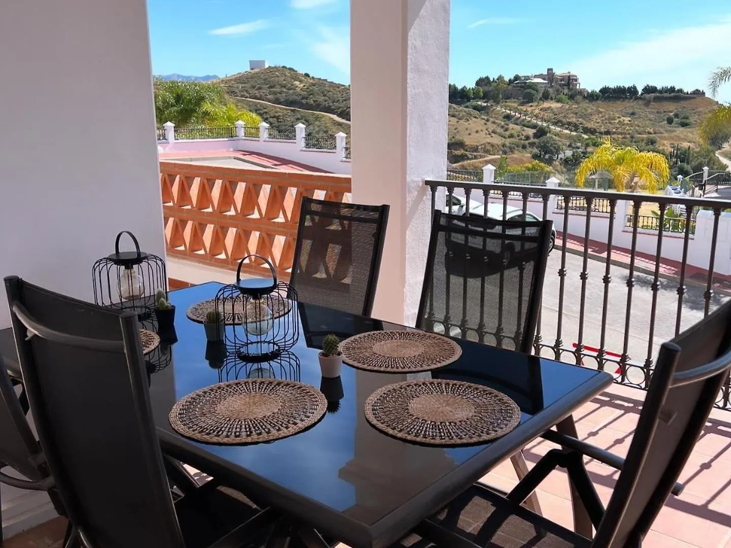 2 Bedroom Apartment Sitio De Calahonda, Mijas, 4 Pools! 0*,