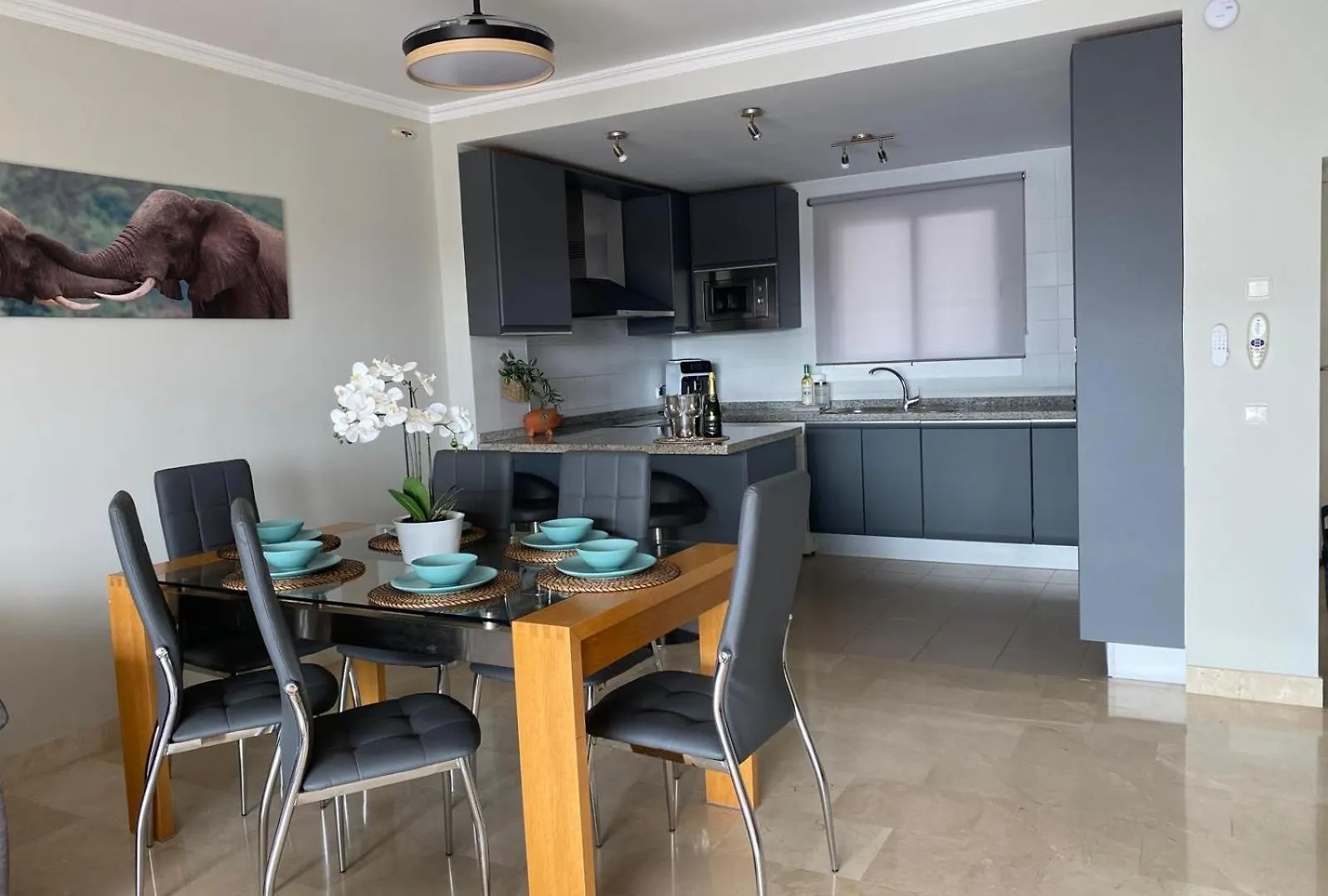 2 Bedroom Apartment Sitio De Calahonda, Mijas, 4 Pools!